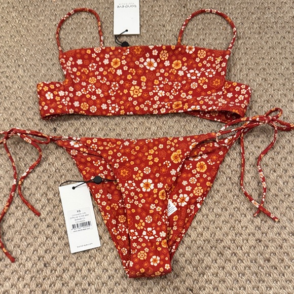 Bond-eye nwt cinnamon girl Floral Red Bikini Set. Adjustable bottoms.Retail $195 - Picture 1 of 1